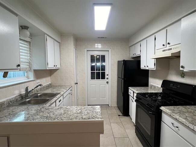 Foto del edificio - 10806 Humington Dr