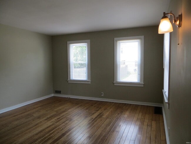 Foto del edificio - 2024 E 3rd St