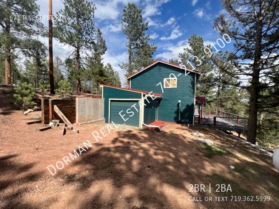 Primary Photo - Single Family with Mountain Views