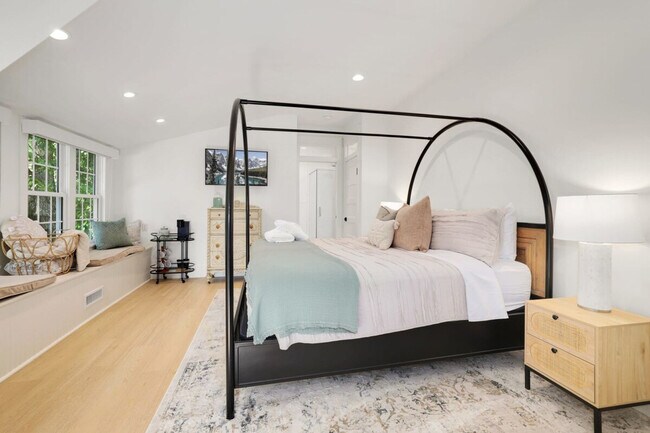 Building Photo - 614 W Lafayette St