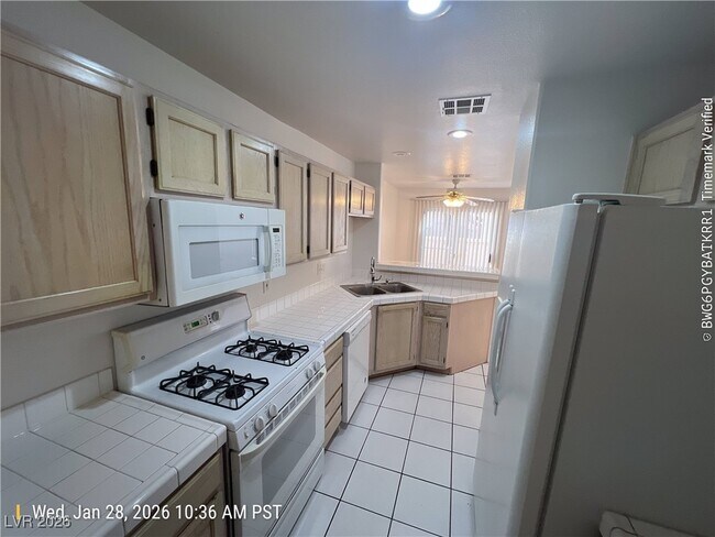 Building Photo - 920 Twinkling Sky Ave