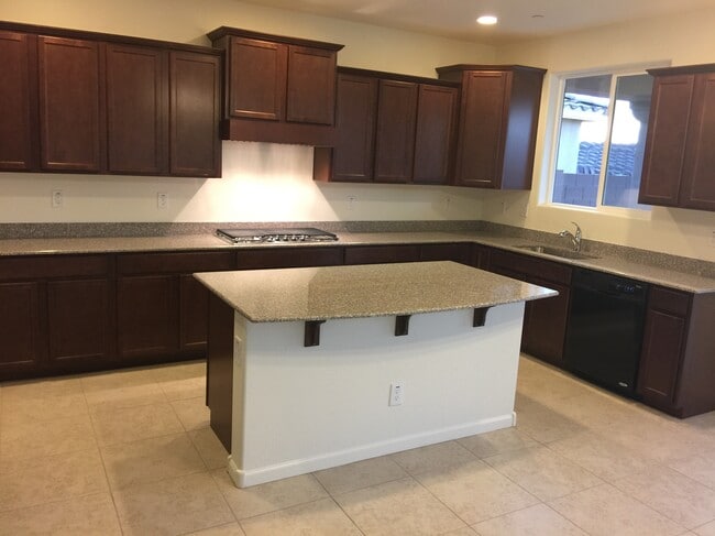 Foto del edificio - 13727 W Linanthus Rd