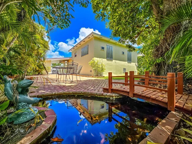 Building Photo - Ready move in - Price reduction!