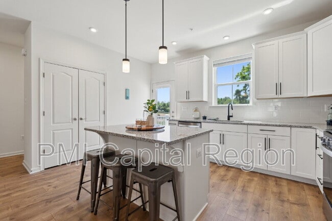 Building Photo - 7836 Hope Ct
