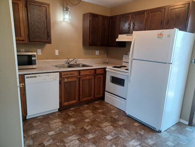 Building Photo - 3309 Cassidy Rd