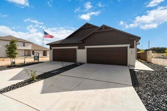 Building Photo - 165 Nespral Dr
