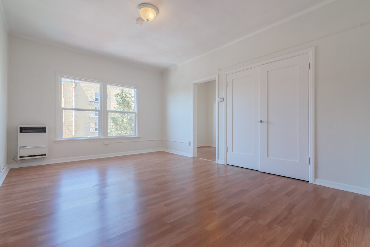 Foto principal - 1522 N Mariposa Ave
