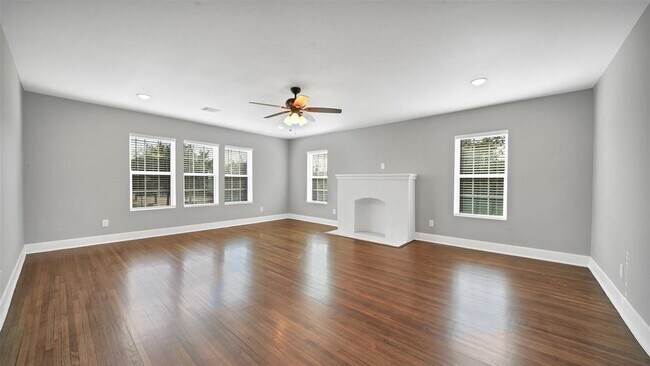Building Photo - 2401 Truxillo St