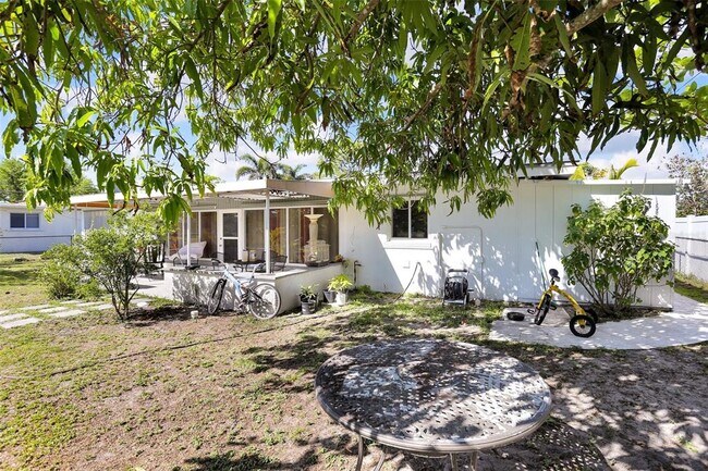 Foto del edificio - 525 Skylark Ln NW