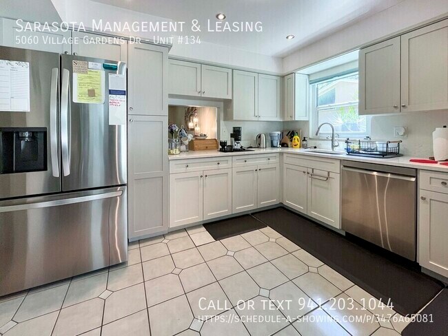 Building Photo - 5060 Village Garden Dr