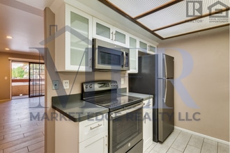 Building Photo - 3131 W Cochise Dr