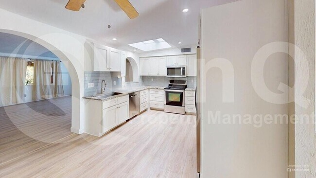 Foto del edificio - 8329 E 24th St