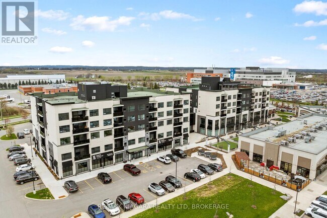 Photo du bâtiment - 202 - 300B FOURTH AVENUE