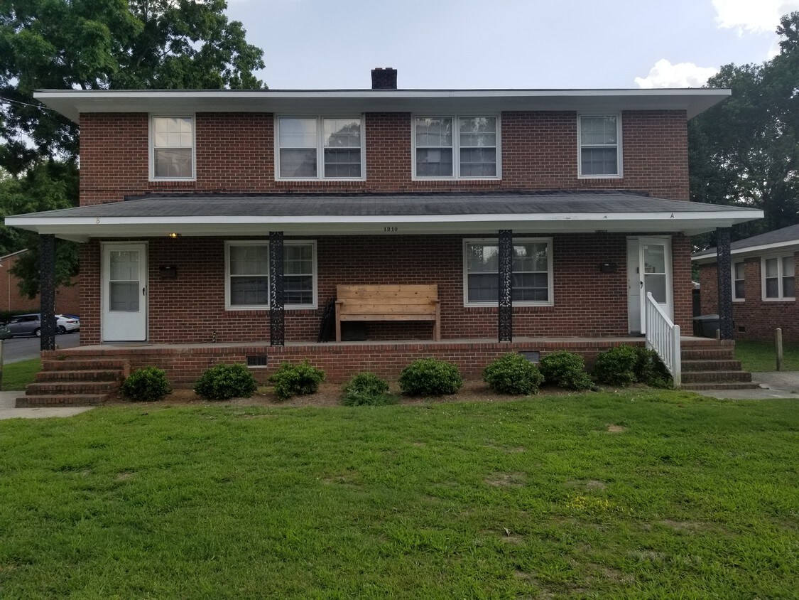 duplex front view - 1310 Willow St