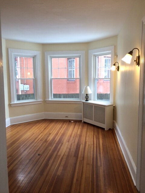 Building Photo - 556 Hope St