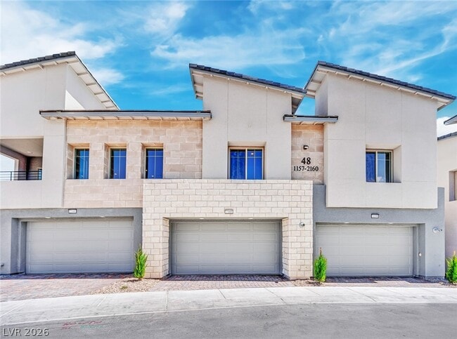Building Photo - 600 N Carriage Hill Dr