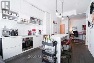 Building Photo - 5 Soudan Ave