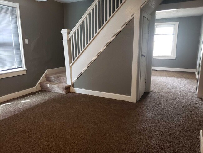 Foto del edificio - 1427 W 25th St