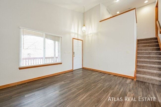 Foto del edificio - 1233 S Alton Ct
