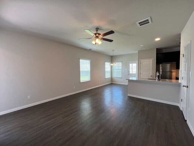Foto del edificio - Luxury 3/2 Duplex in Seguin, Texas