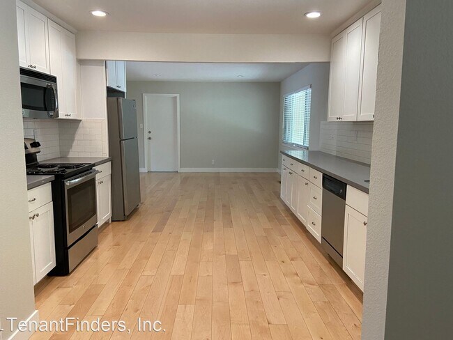 Foto del edificio - 3 br, 2 bath House - 41 Oak Knoll Court