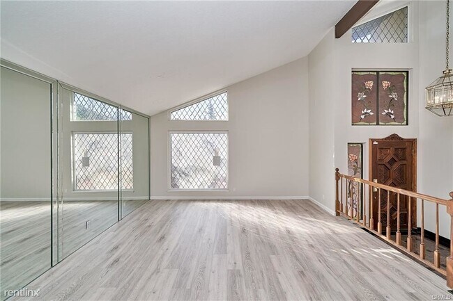 Building Photo - 4 br, 3 bath House - 23741 Burton St