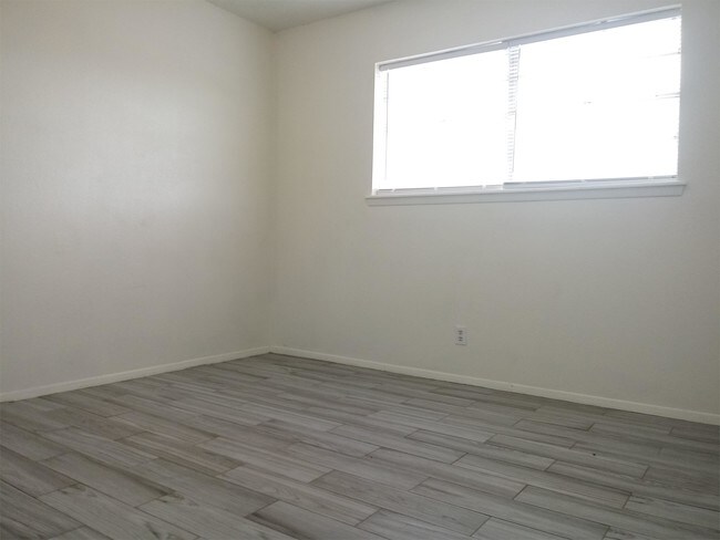 Building Photo - 3609 Sheridan St