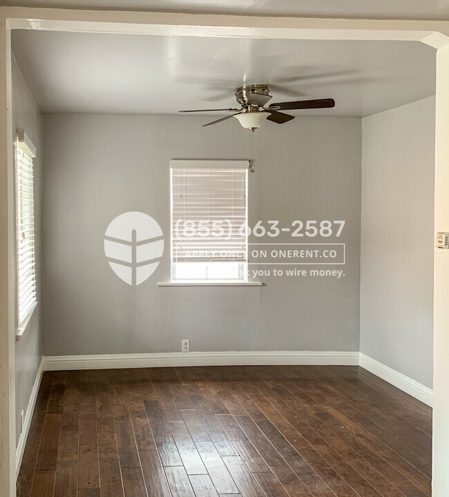 Foto del edificio - 209 E Hazel St