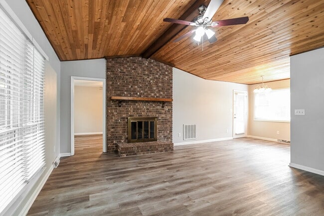 Building Photo - 8007 Marcus Ln