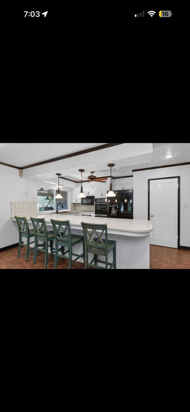 Foto del edificio - 1411 W Sample Ave