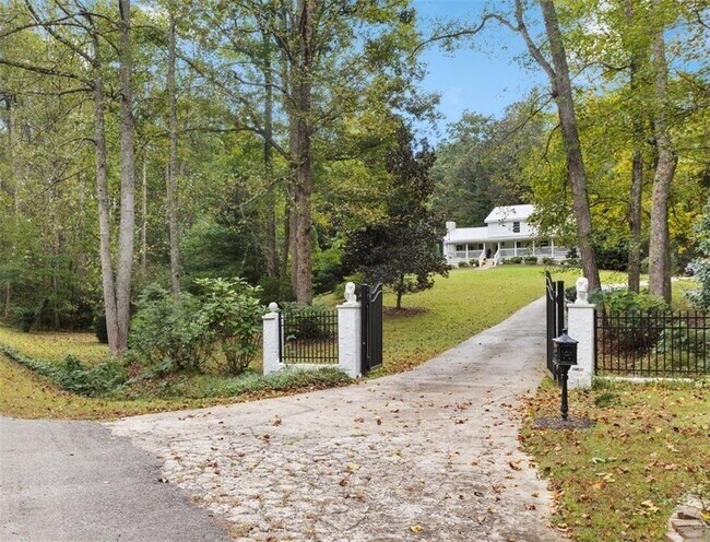 Foto del edificio - 12485 Reinhardt College Pkwy