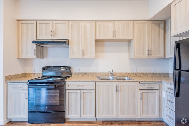 2HAB, 1BA - Oakland Station