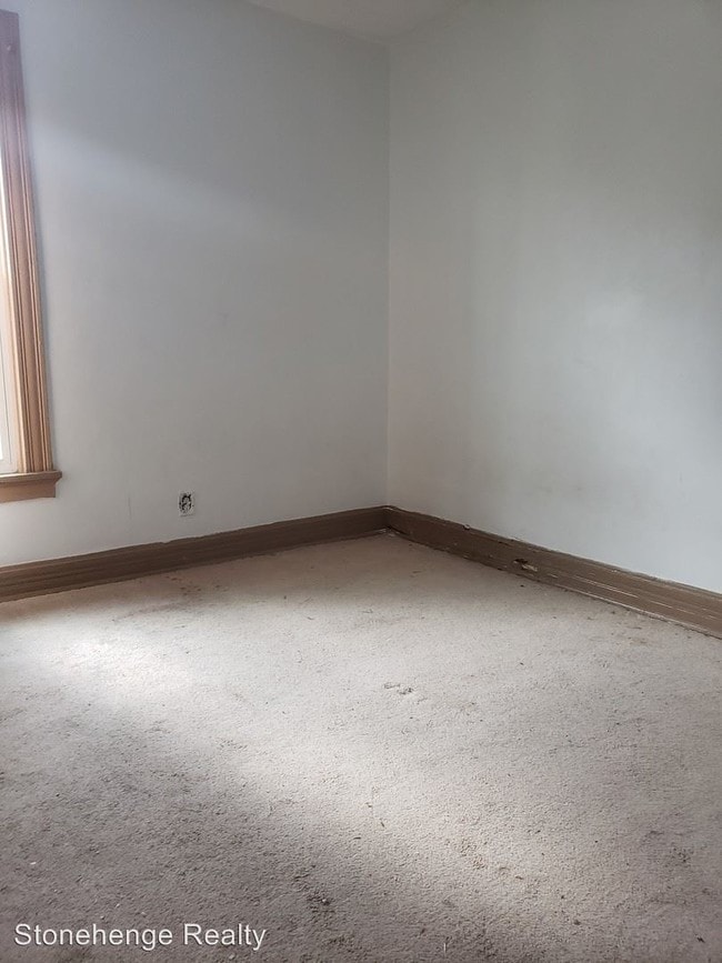 Building Photo - 3 br, 1 bath House - 858 Clark St.