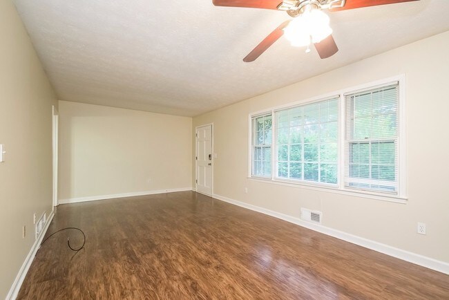 Foto del edificio - 849 Howard Ct SW