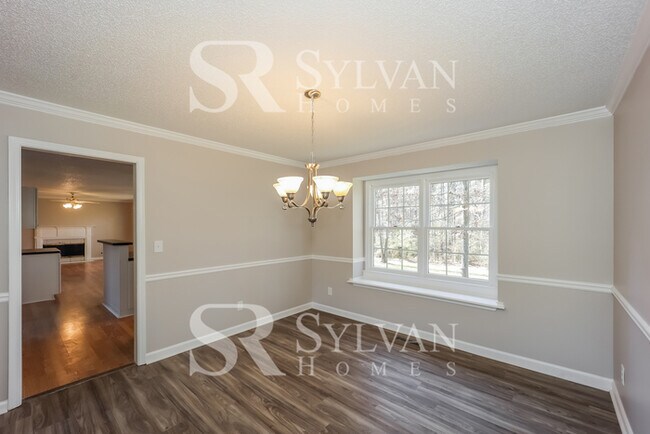 Building Photo - Stunning 4BR 2.5BA home