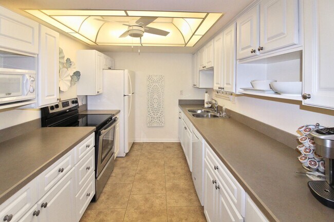 Foto del edificio - 612 Bird Bay Dr W