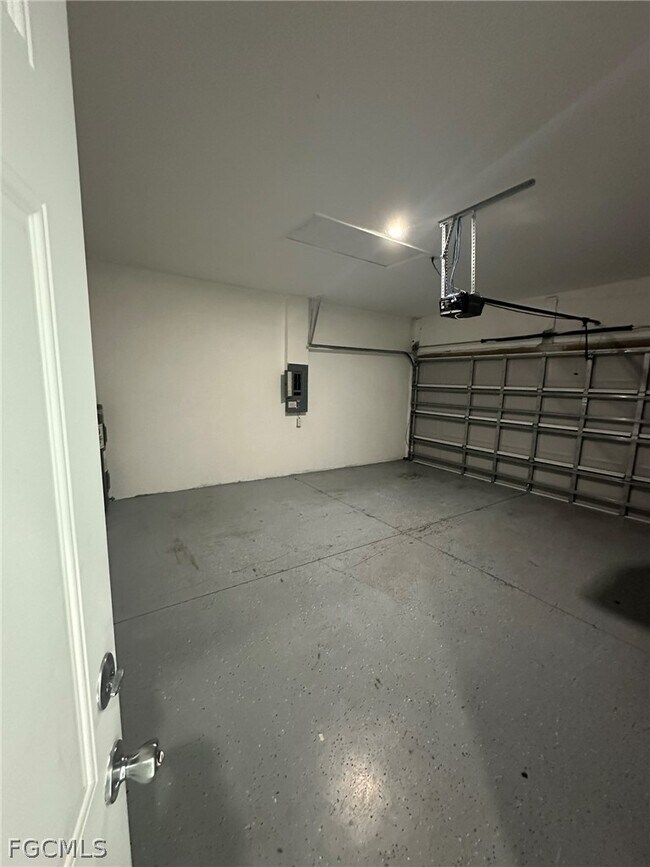 Foto del edificio - 5134 Bristo St