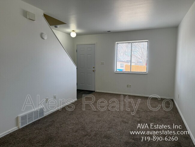Foto del edificio - 1405 E 19th St