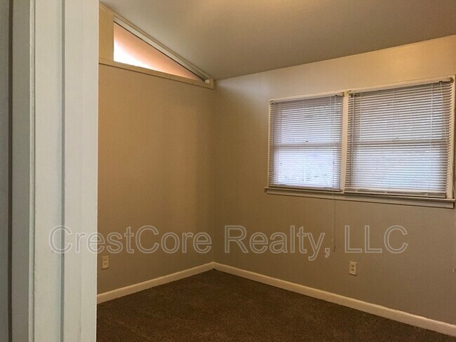 Building Photo - 2444 Hargrove Ave