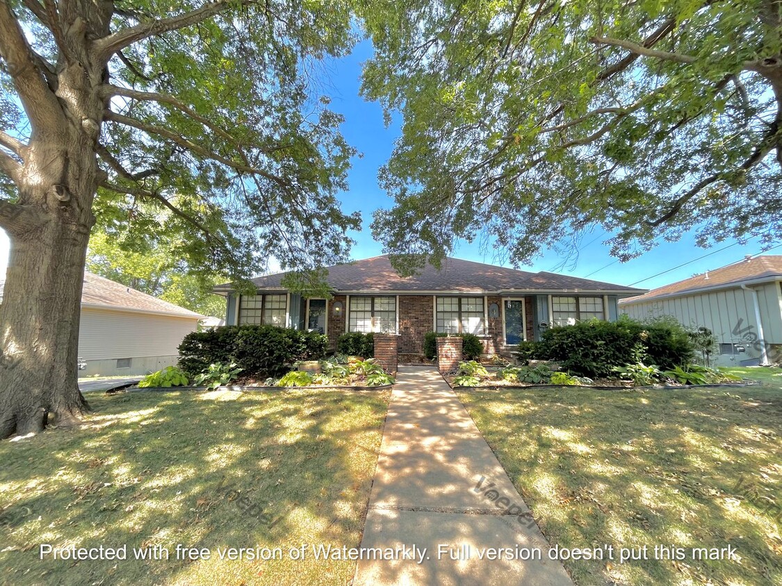 Foto principal - COMING SOON! 3 Bedroom 1.5 Bath in Blue Sp...