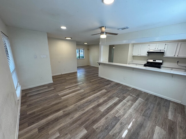 Building Photo - 4607 Avenue B