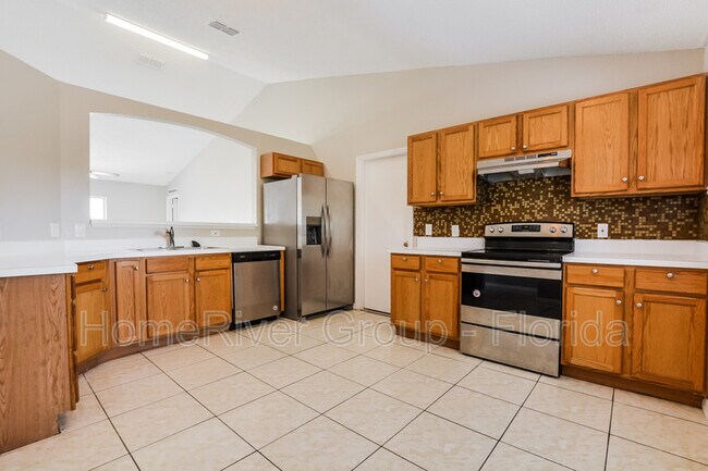 Building Photo - 707 Parrot Ct