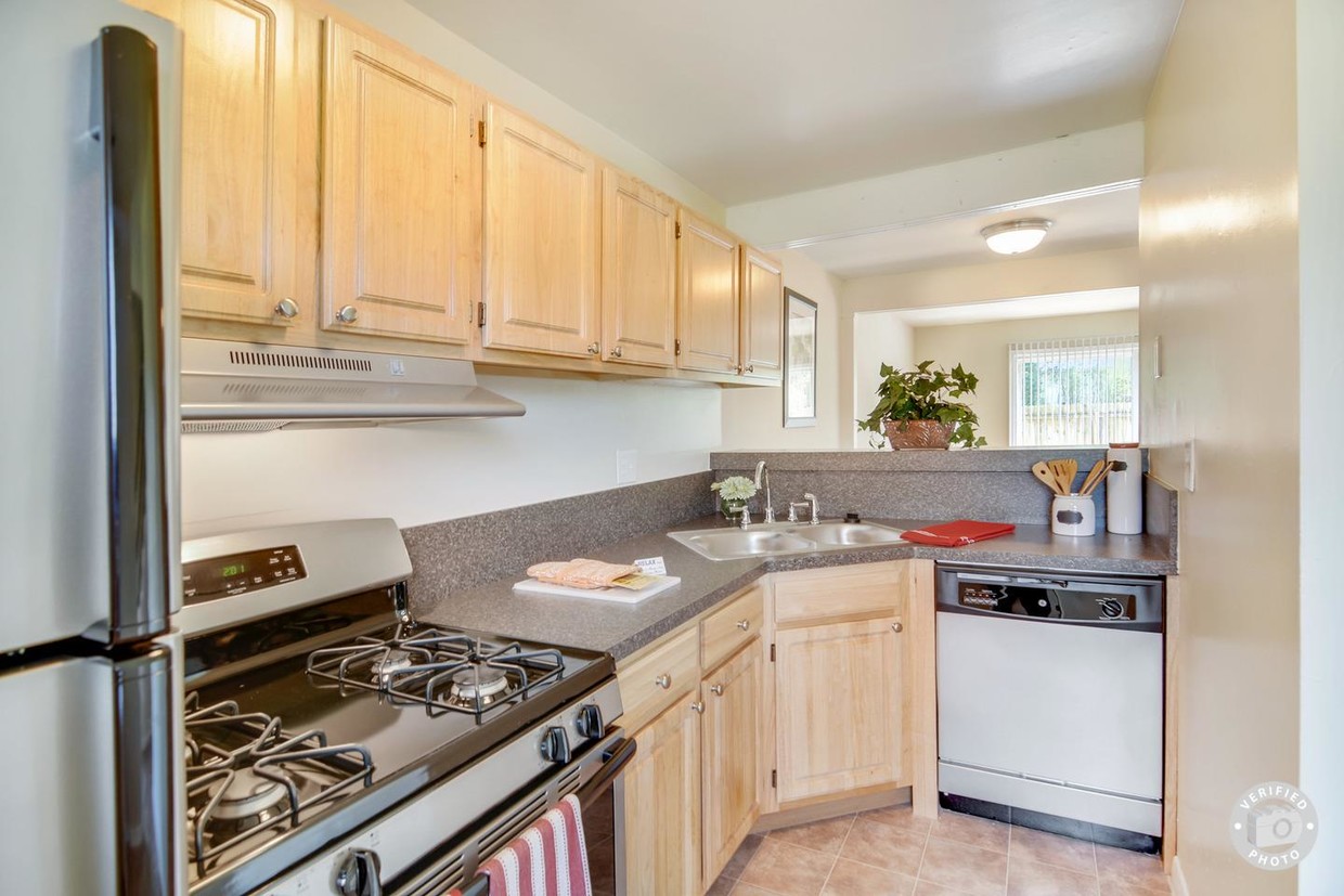 Renovated Kitchen - Old Bridge Apartments