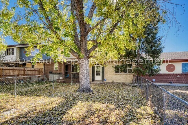 Foto del edificio - 4232 Gills Mill Ct