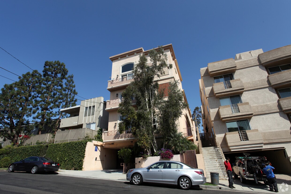 11547 Rochester Ave, Los Angeles, CA 90025 Apartments in Los Angeles