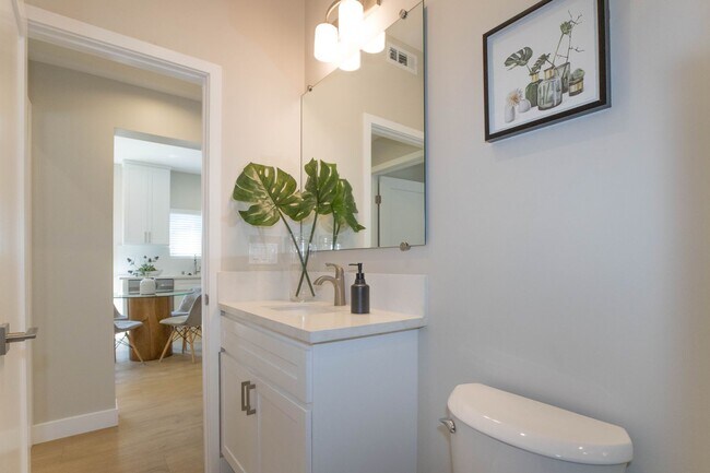 Foto del edificio - New Townhouse ADU W/Private Yard - Prime B...
