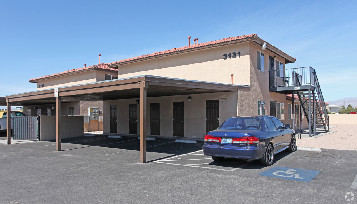 Primary Photo - 3131 N Walnut Rd