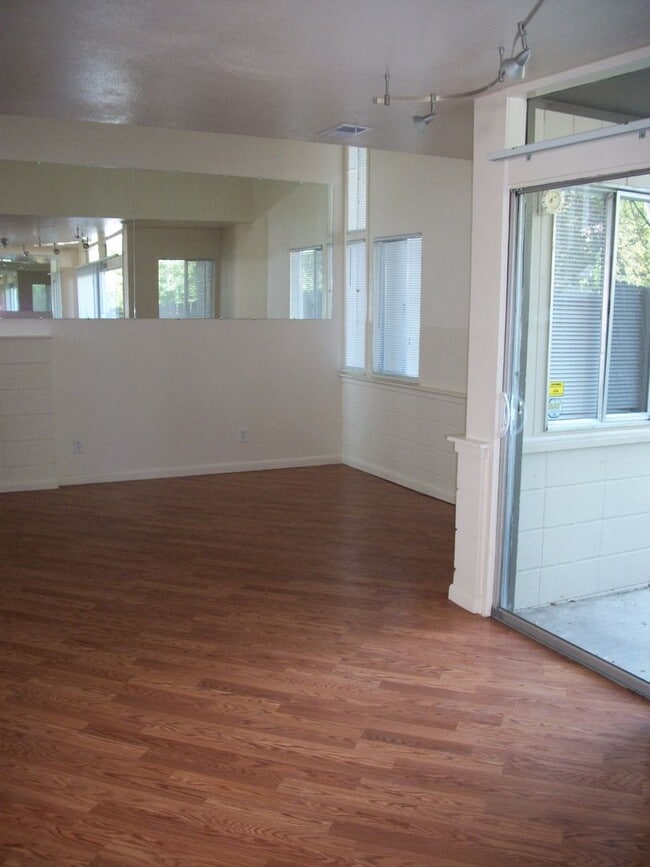 Photo - Seven Thirty, LLC (775) Apartment