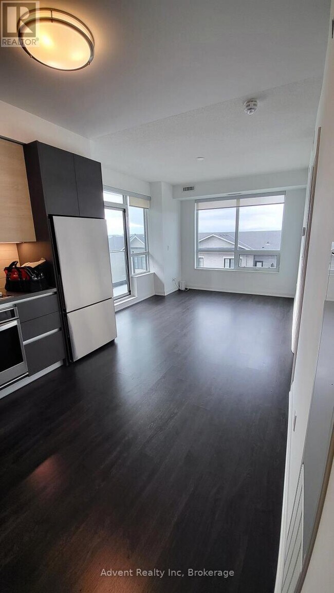 Photo du bâtiment - 398 Hwy 7