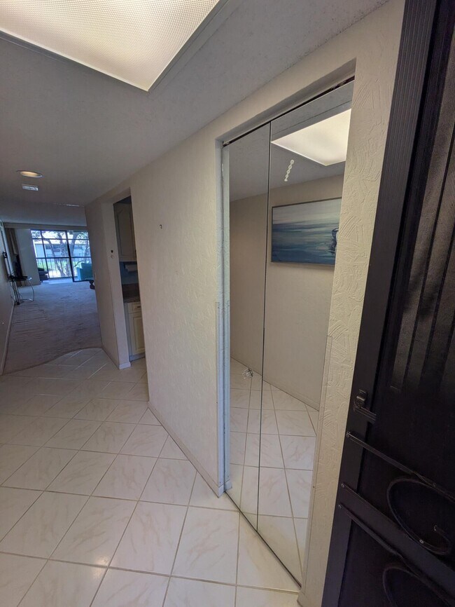 Foto del edificio - 4725 Lucerne Lakes Blvd E